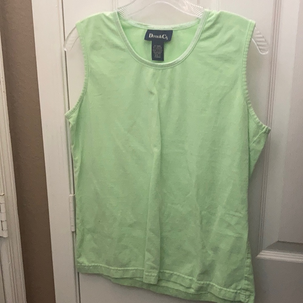 FINAL MARKDOWN Denim and company tank top Small